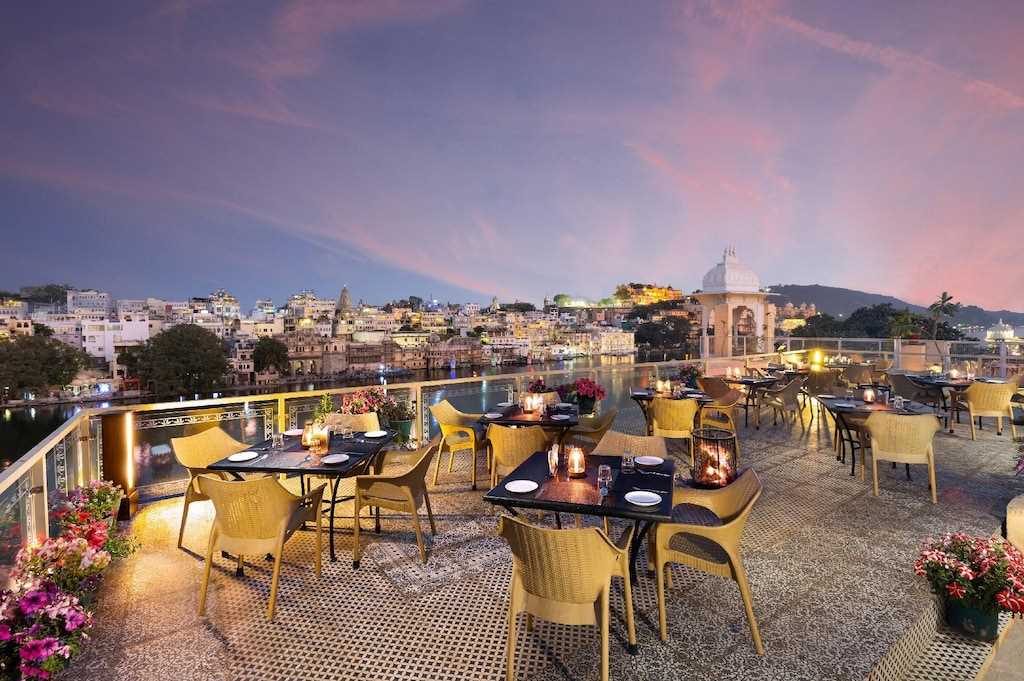 Hotel Sarovar on Pichola
